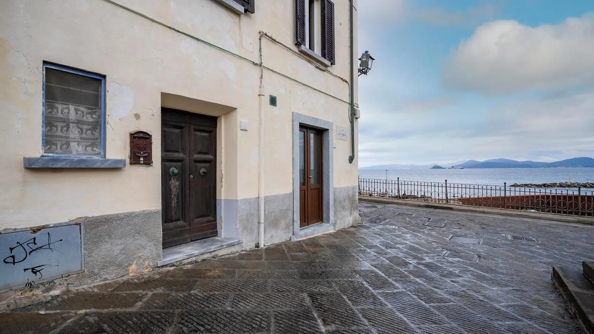 Sea View In The Heart Of Piombino Apartment Italy