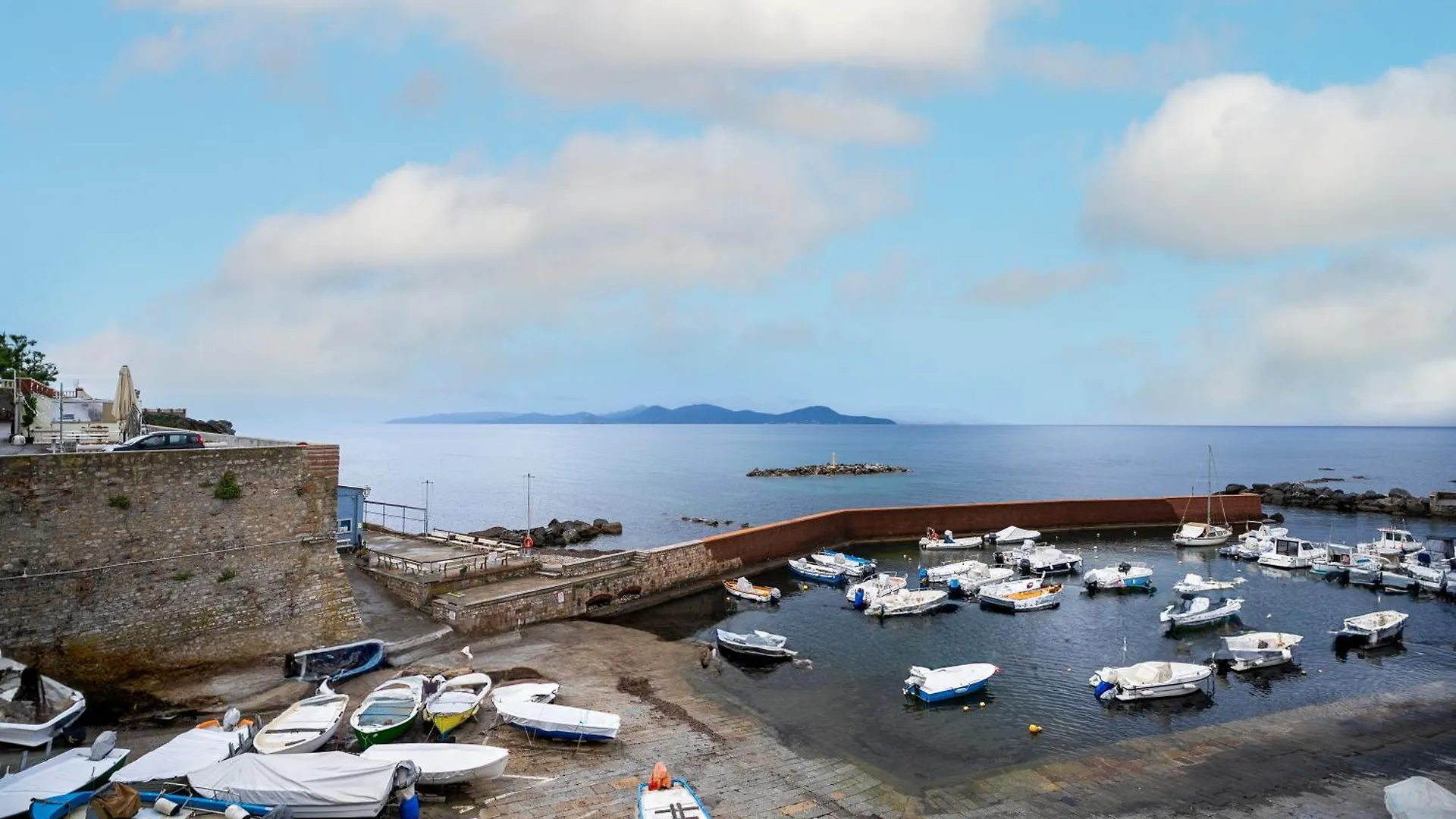 Sea View In The Heart Of Piombino Apartment 0*,