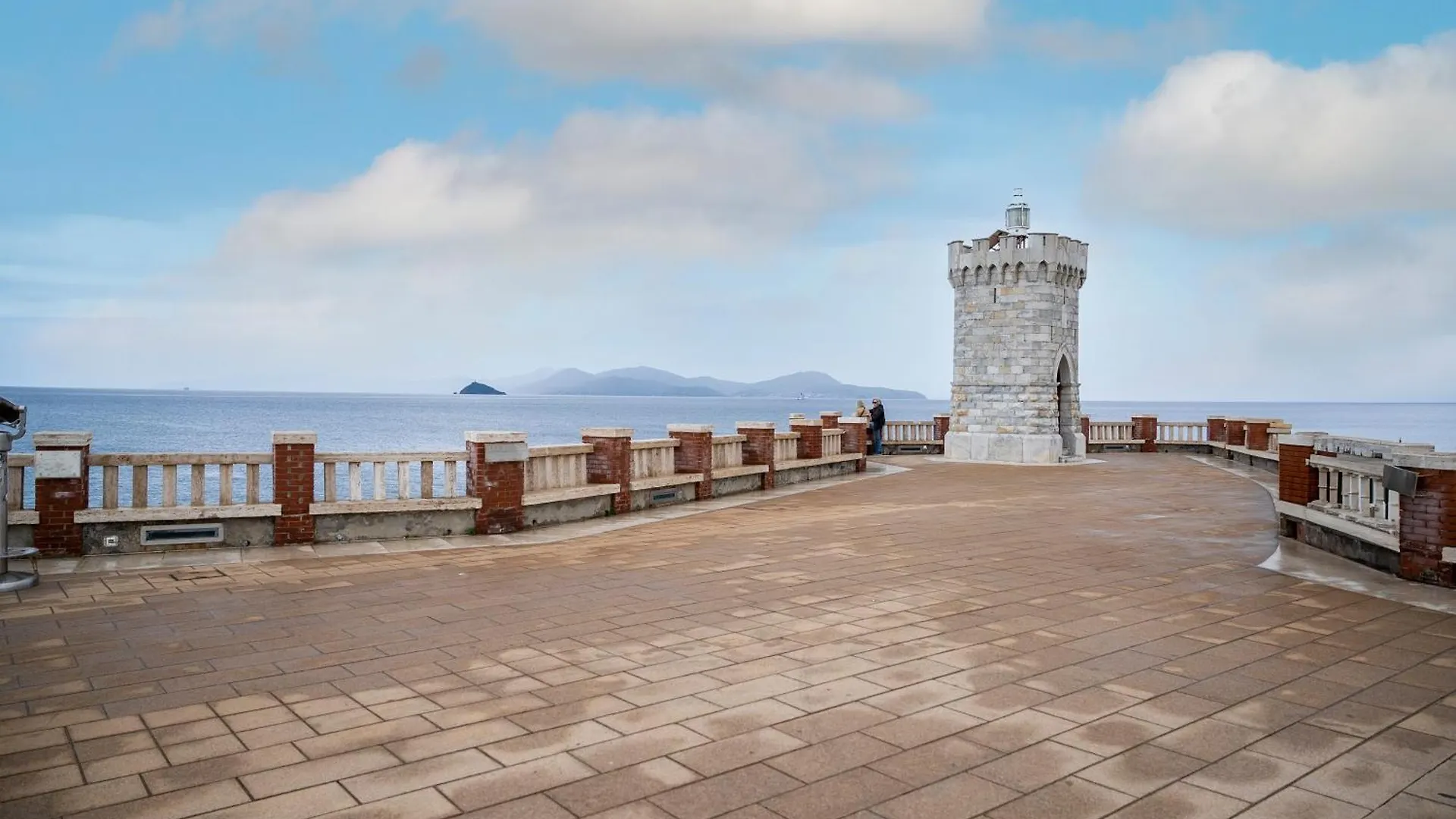 Sea View In The Heart Of Piombino Apartment