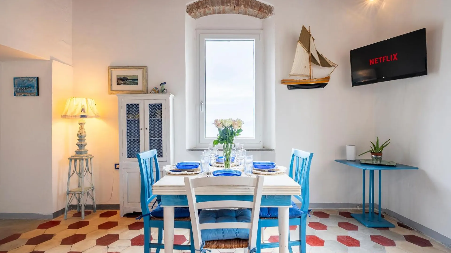 Sea View In The Heart Of Piombino Apartment