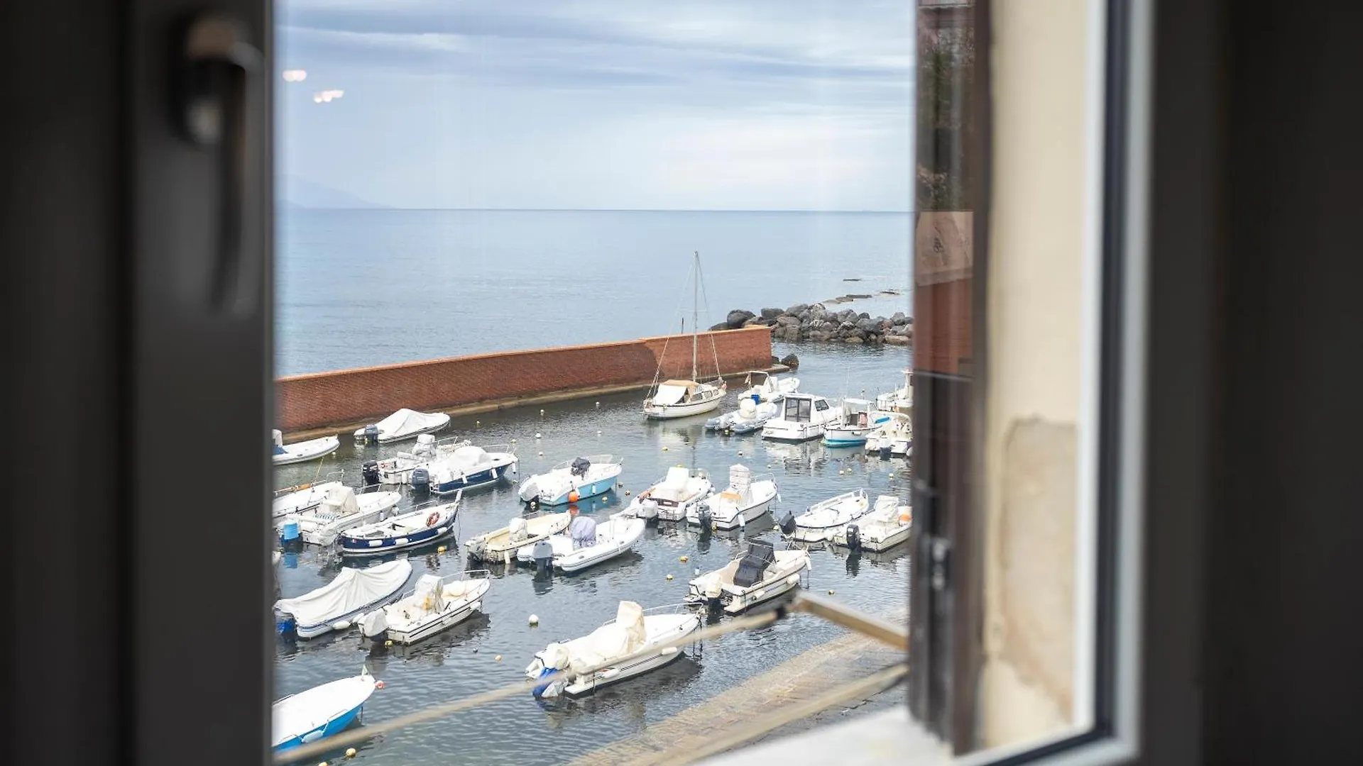 Sea View In The Heart Of Piombino Apartman