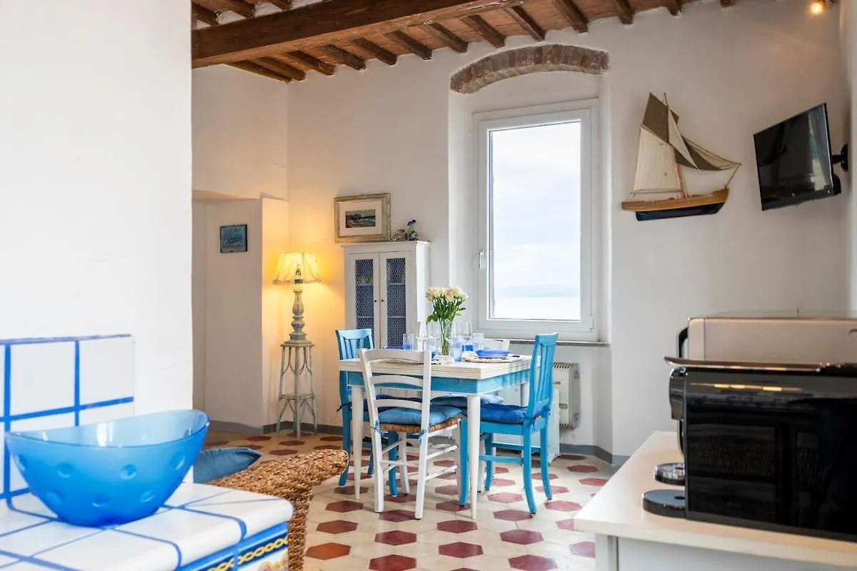 Sea View In The Heart Of Piombino Apartment