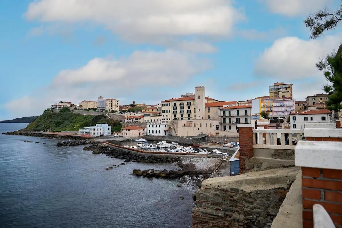 Sea View In The Heart Of Piombino Apartment