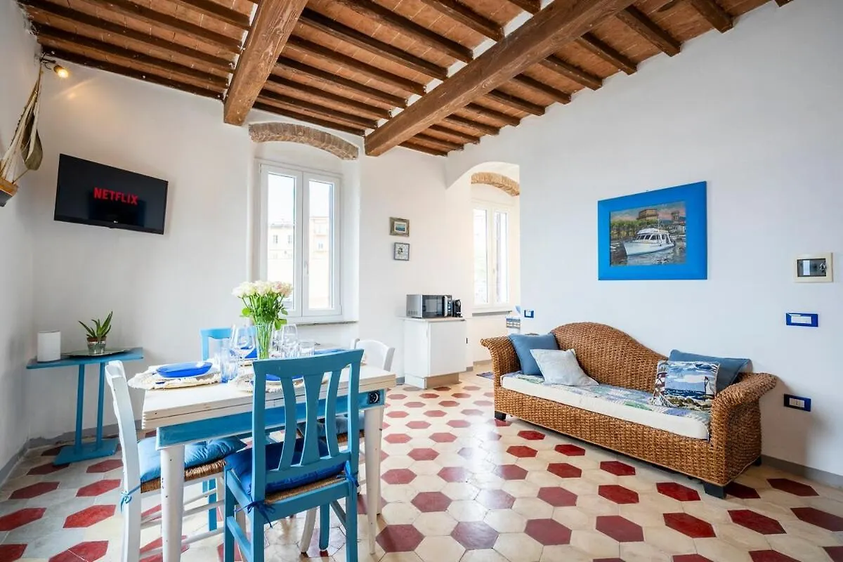 Sea View In The Heart Of Piombino Apartman 0*,