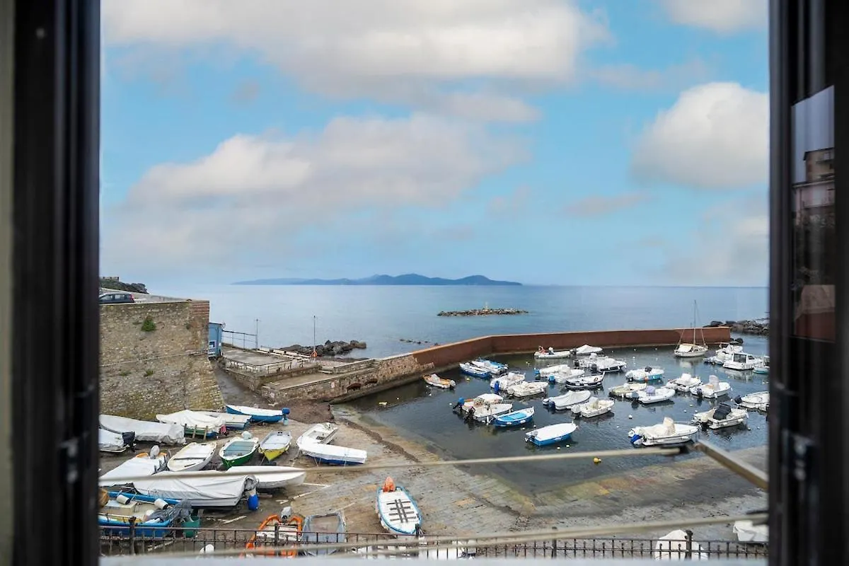 Sea View In The Heart Of Piombino Apartment 0*,